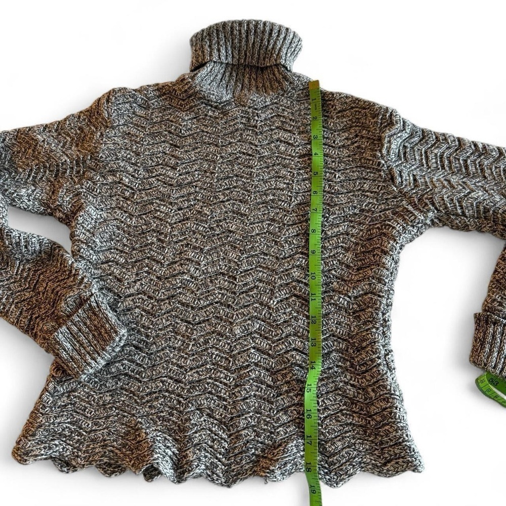 Gray Chevron Knit Turtleneck Sweater - Picture 4 of 4
